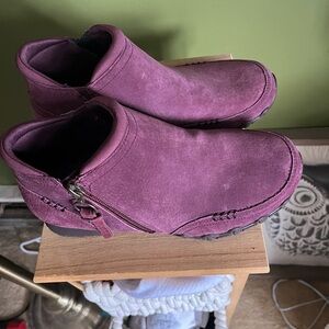Skechers Women's Ankle Boots in Rich Purple women size 8